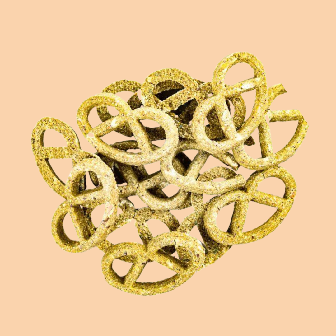 Winnie Lou Greens & Cheddar Pretzels